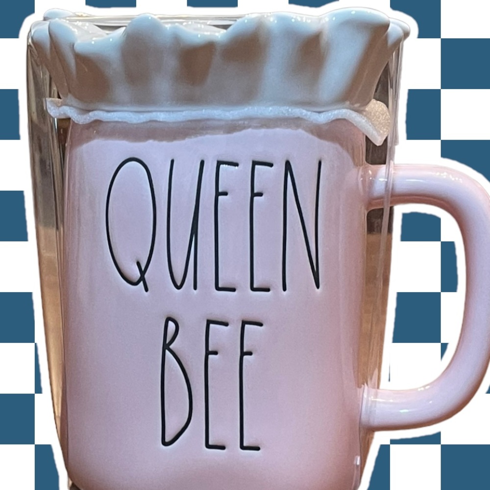 RAE DUNN - QUEEN BEE - Mug w/ Lid